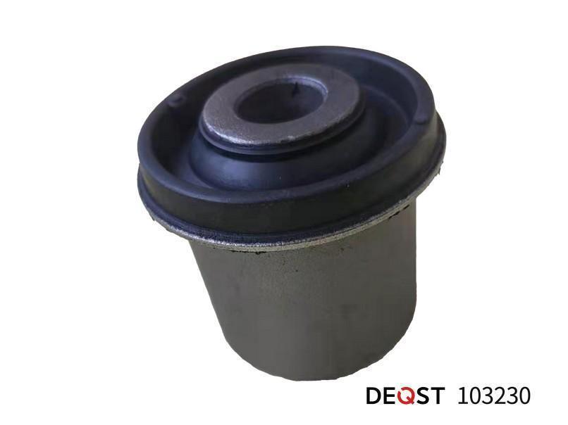 Сайлентблок рычага Mitsubishi Pajero Sport 09-17, L200 07- переднего нижнего \ DEQST 103230