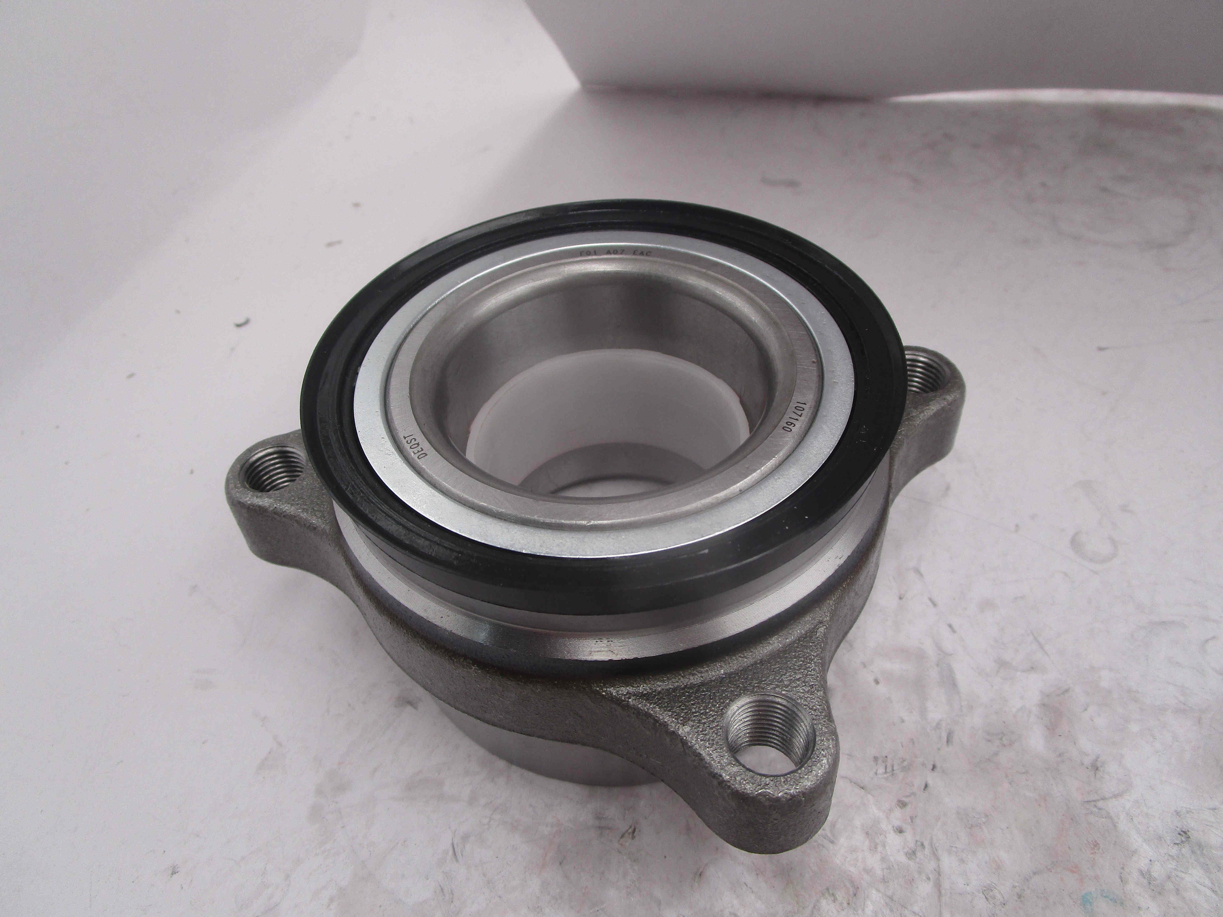 Ступица Toyota HiAce 04- передняя \ DEQST 107160