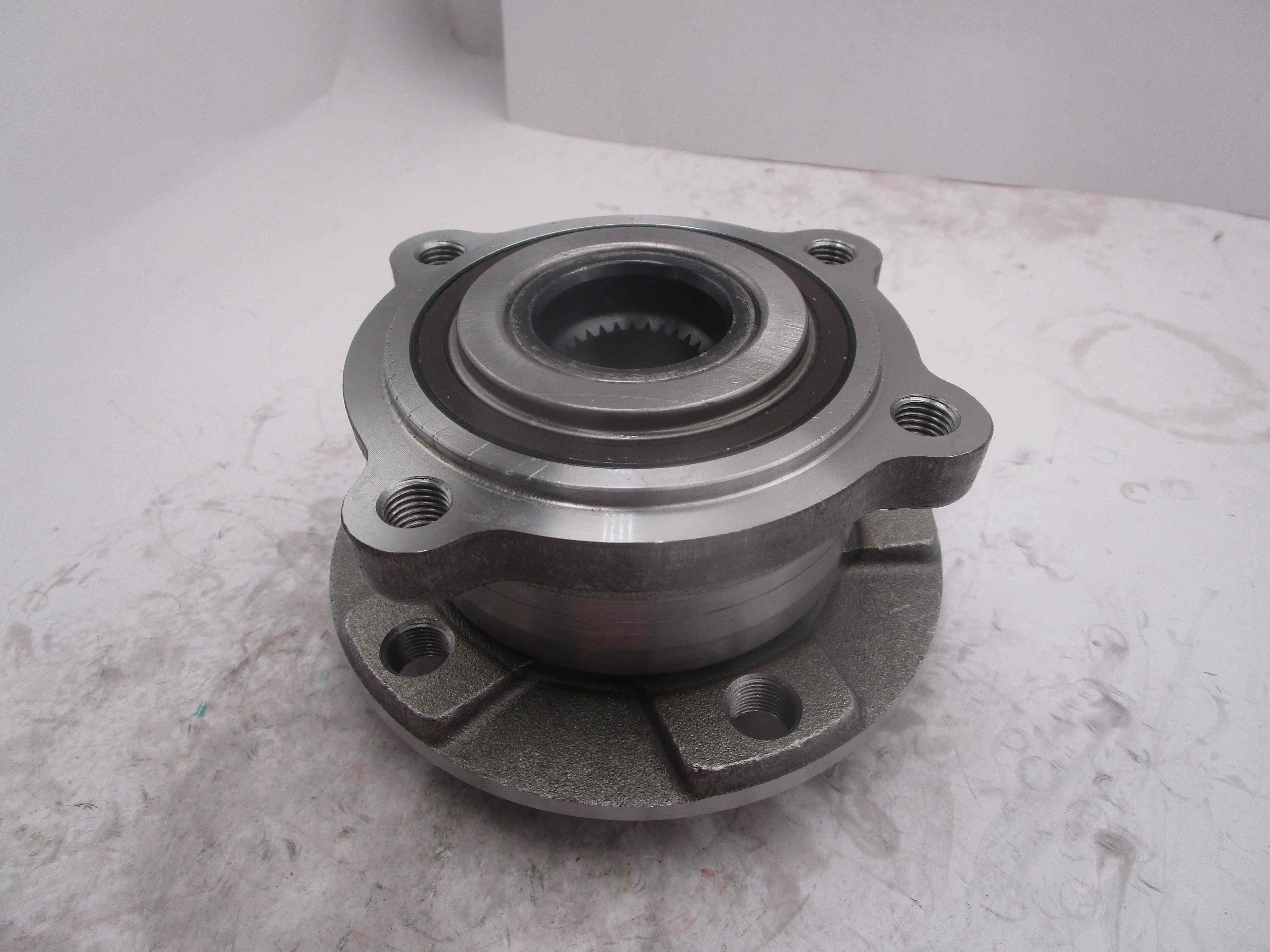 Ступица BMW X5 (E70, F15, F85) 07-, X6 (E71, E72) 08- передняя \ DEQST 107076