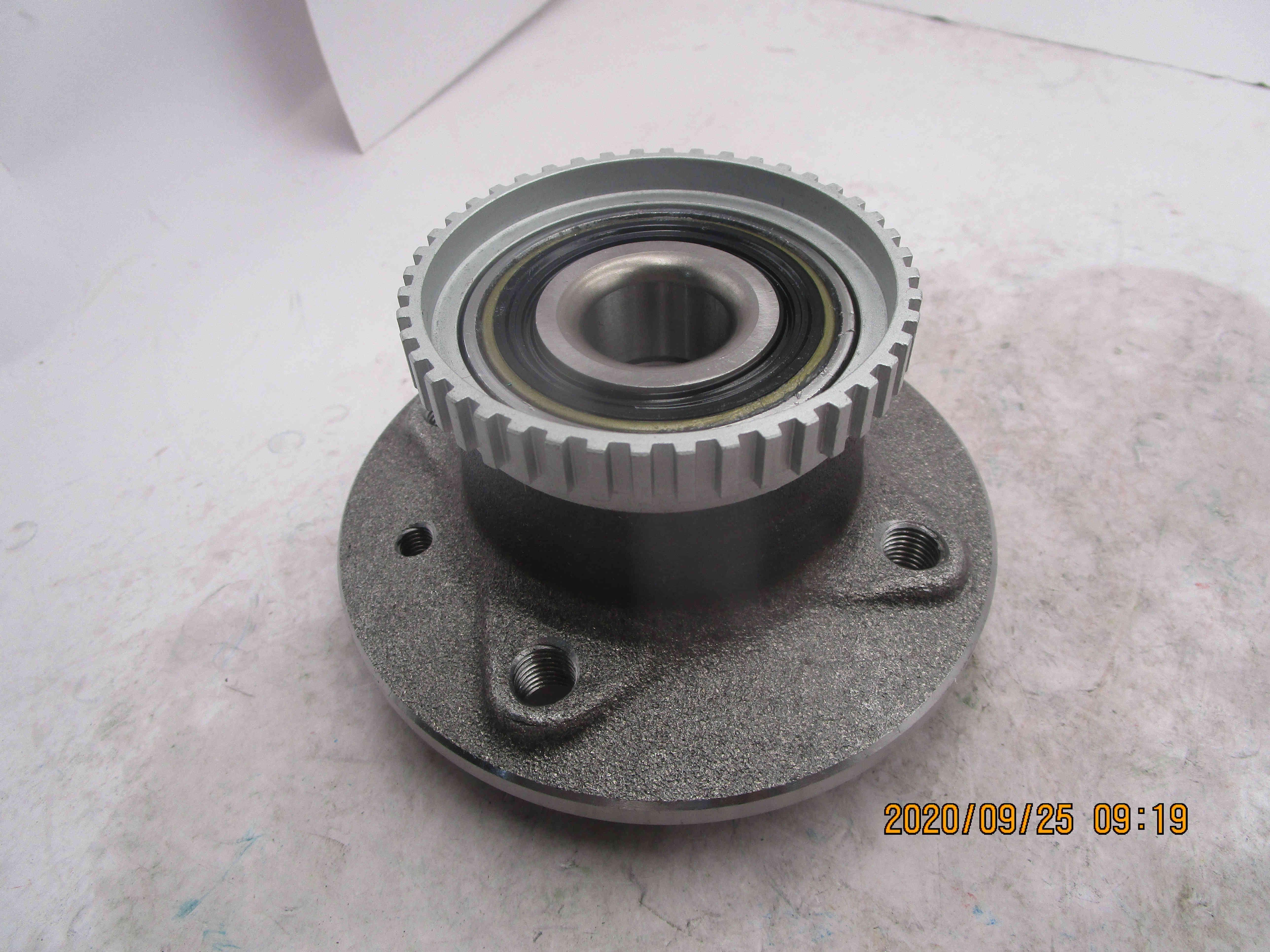 Ступица RENAULT MEGANE GRANDTOUR 99- MEGANE SCENIC 96- SCENIC 99- ЗАД. \ 107144 DEQST