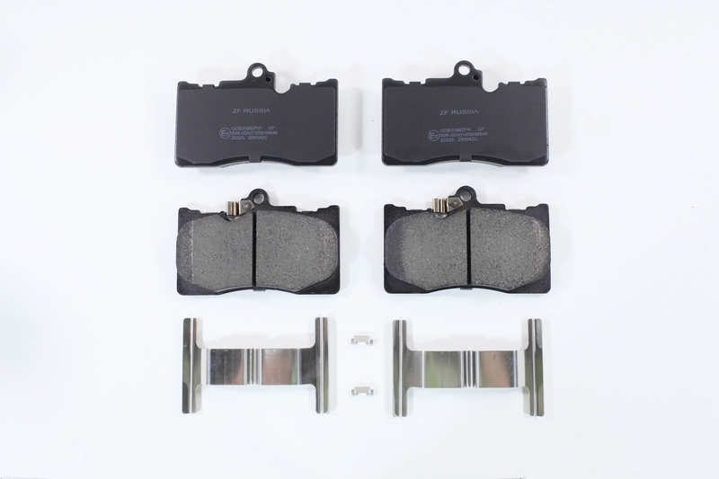 Колодки тормозные Toyota Crown 05-18; Lexus GS 05-, IS 06- передние \ GDB3398 ZFR