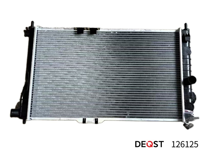 Радиатор охлаждения Daewoo Nexia 94- (МКПП) \ DEQST 126125
