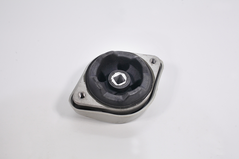Опора КПП VAG A4 94-, A6 II 97-, Superb (3U4) 01-, Passat V 96- \ 21115 01 ZFR