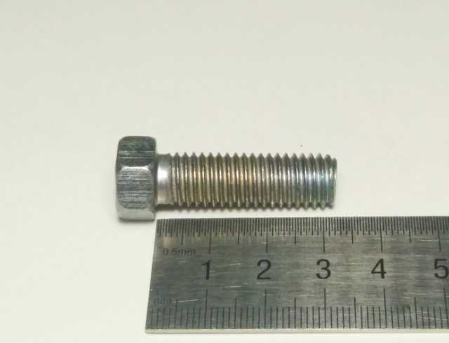 Болт М10 х 1,5 х 32 рулевого механизма Г-3302 (860)