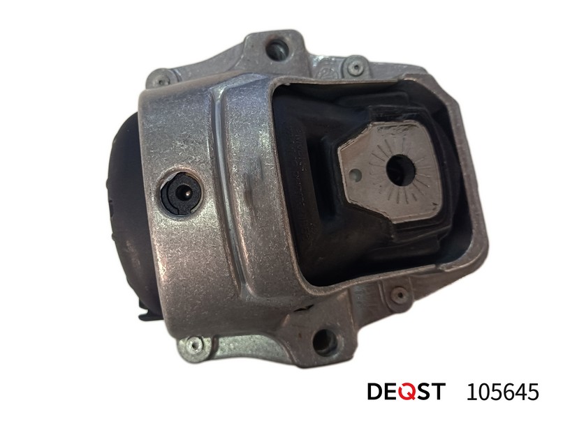 Опора двигателя AUDI Q5 (8R) 11,08- 2.0 TFSI правая \ 105645 DEQST