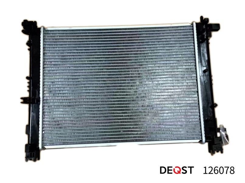 Радиатор охлаждения RENAULT LOGAN II СЕДАН 10,13- 1,6 \ 126078 DEQST
