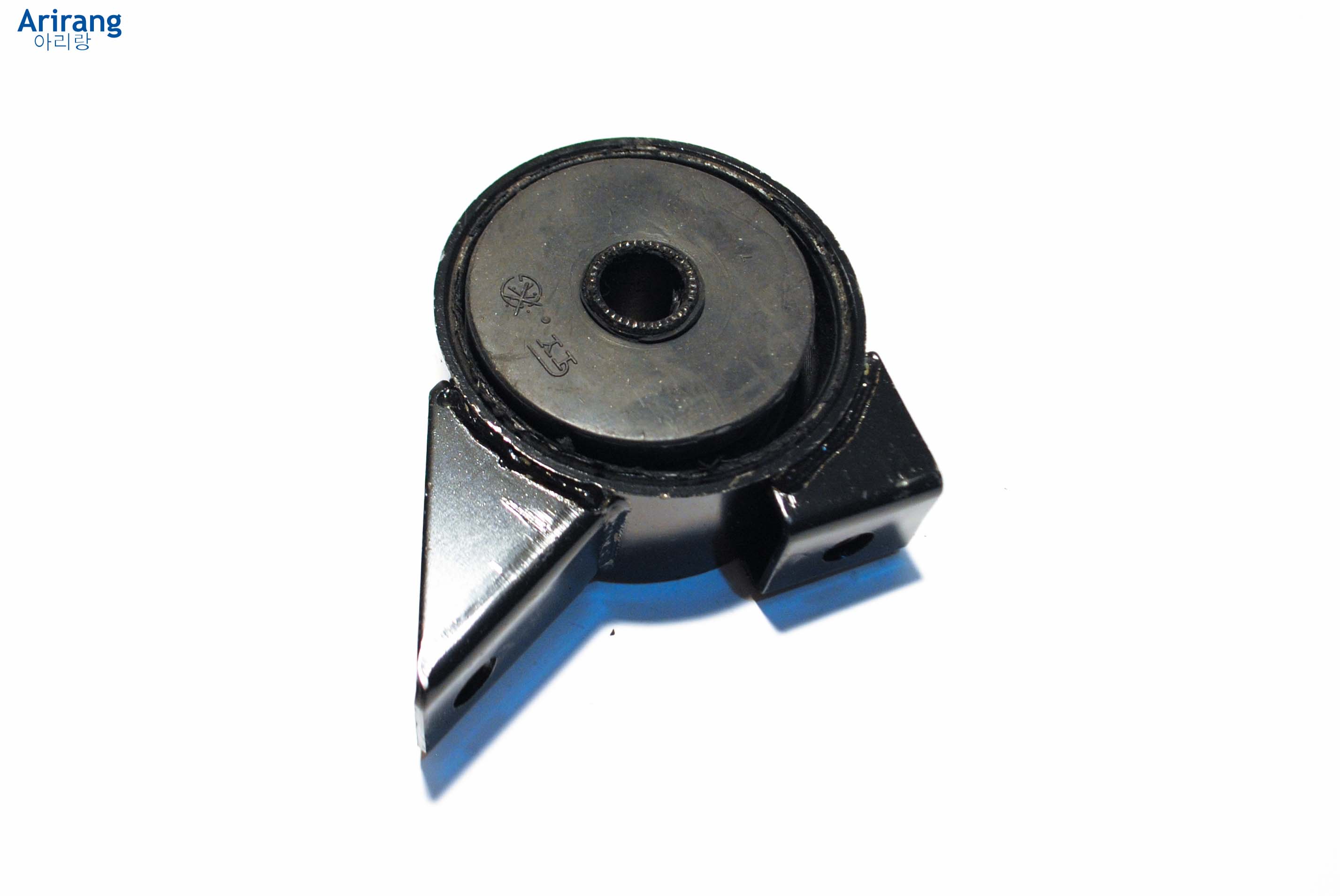 Опора двигателя Hyundai Accent 99- передняя МКПП \ ARIRANG ARG12-2303