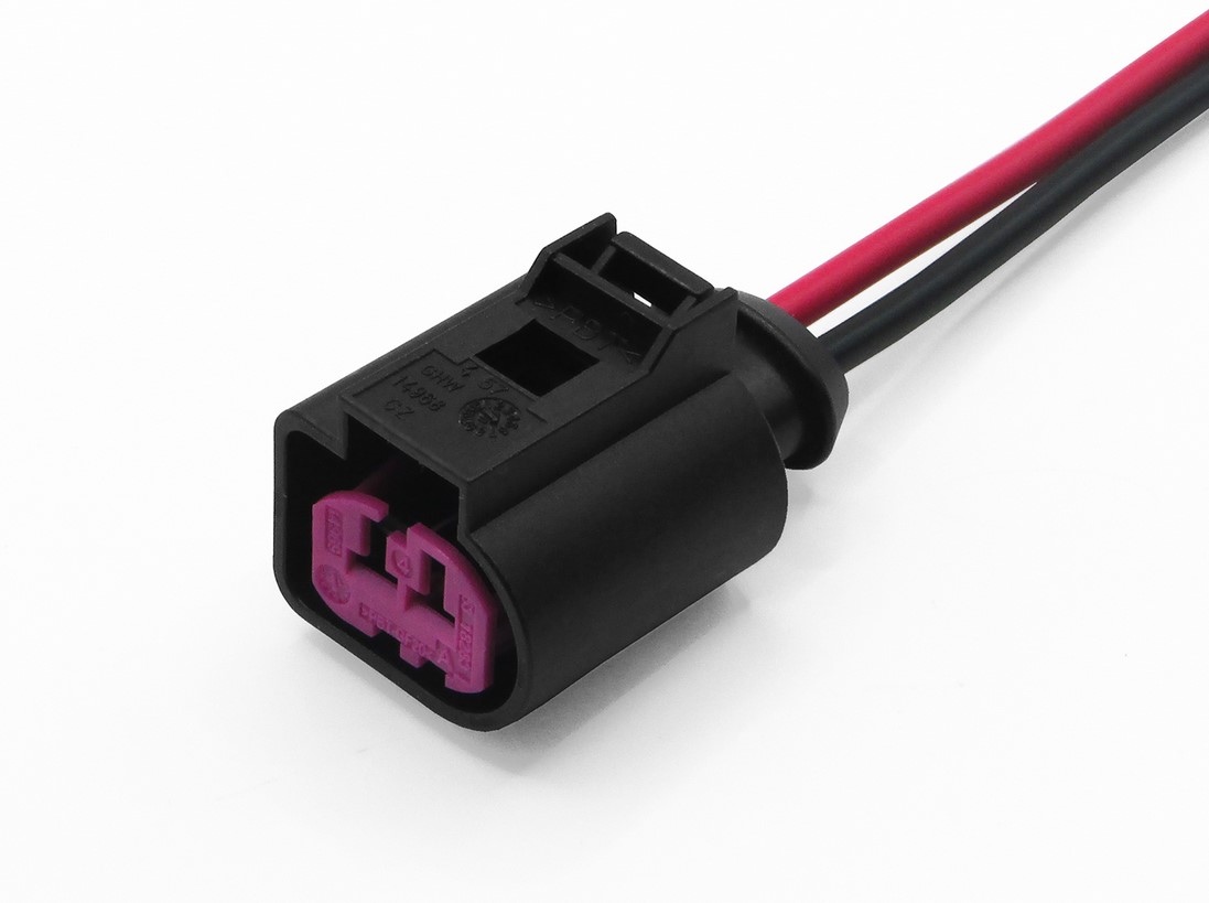 Разъем 1J0973772 (2pin) 2 контакта аккумуляторной батареи "+" для Audi, Seat, Skoda, Volkswagen; генератора для Audi, Skoda, Volkswagen с проводом